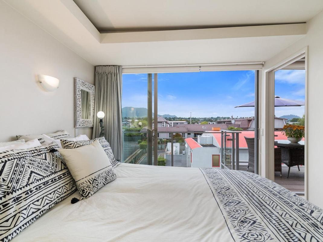 Relax On Roberts - Taupo Holiday Home ภายนอก รูปภาพ