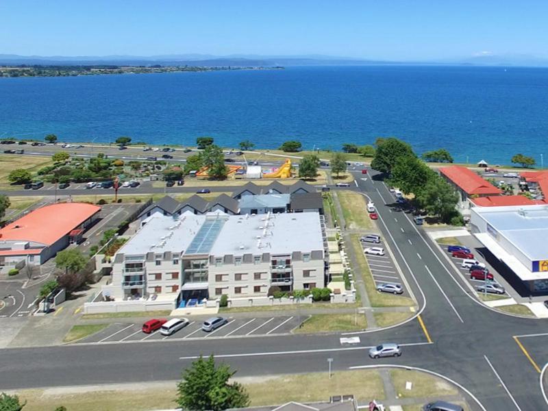 Relax On Roberts - Taupo Holiday Home ภายนอก รูปภาพ