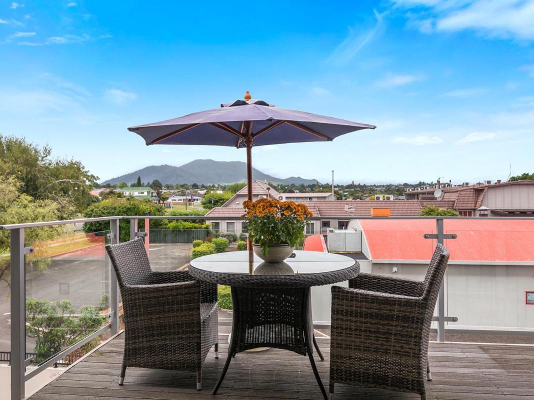 Relax On Roberts - Taupo Holiday Home ภายนอก รูปภาพ